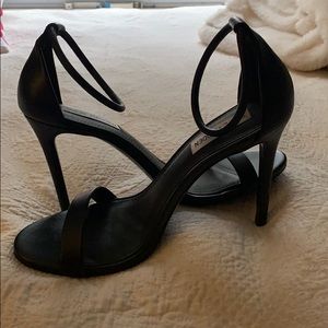 Steve Madden black pump
